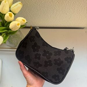 Trendy floral print shoulder bag with silver chain in Black | NWT